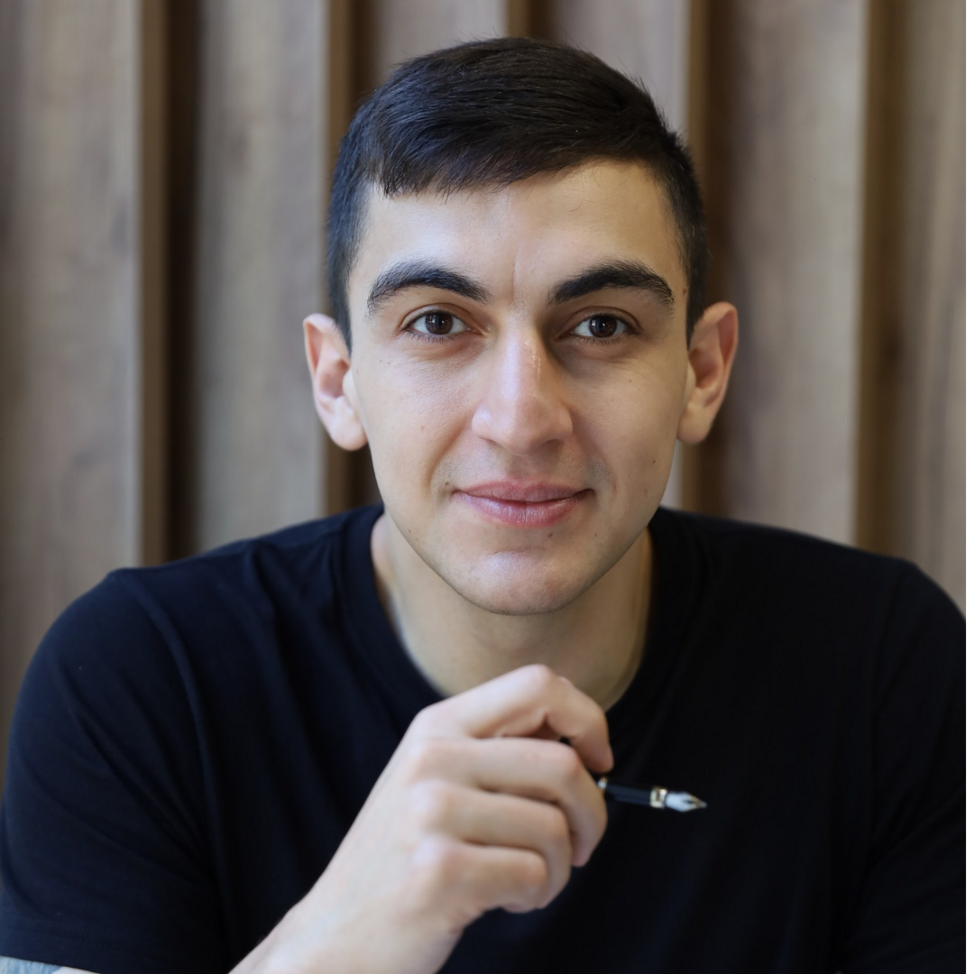 Артём Мнацаканян