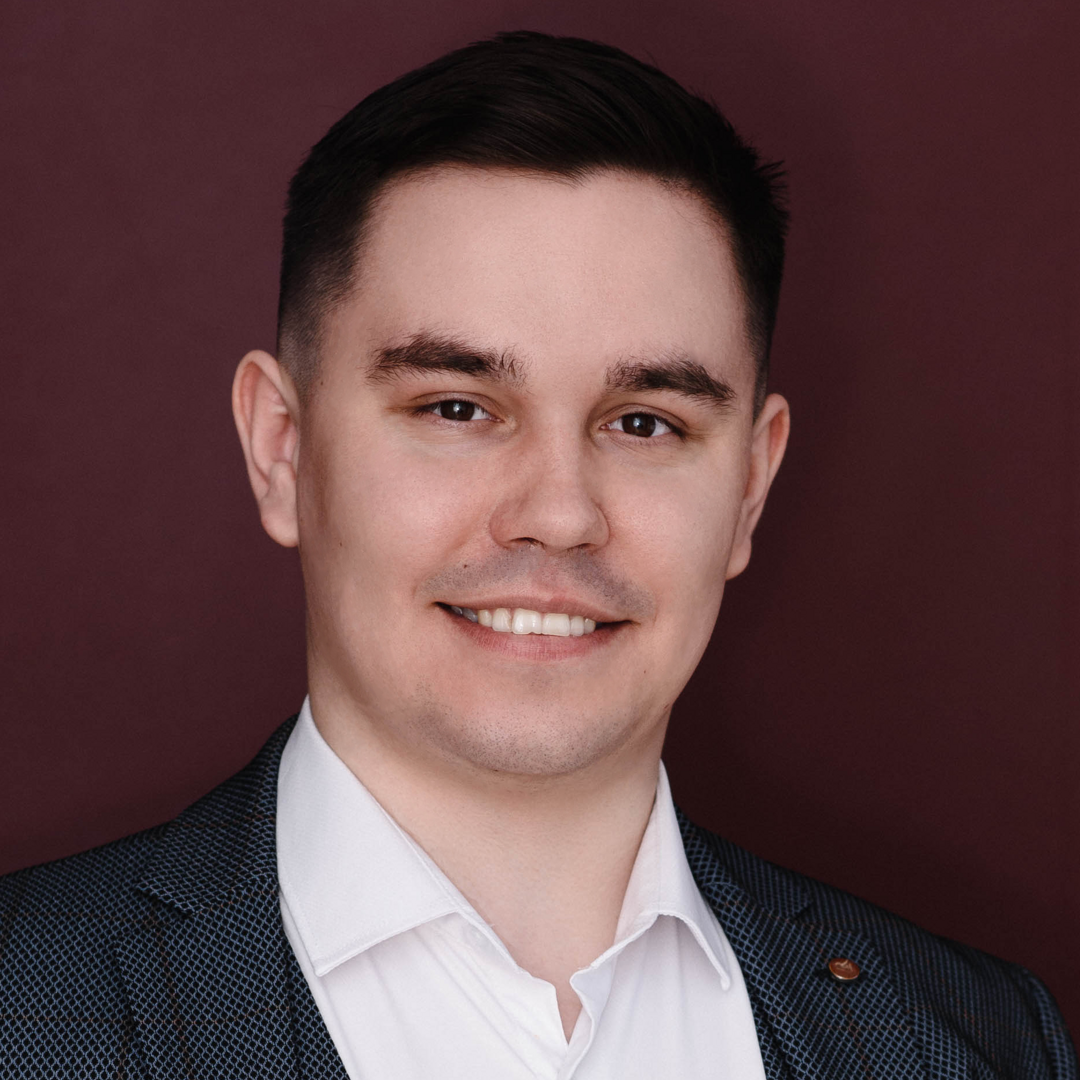 Михаил Николаев