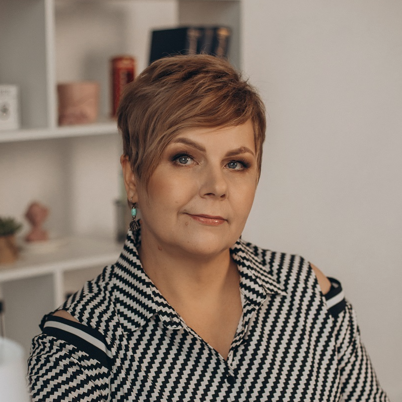 Елена Азарова