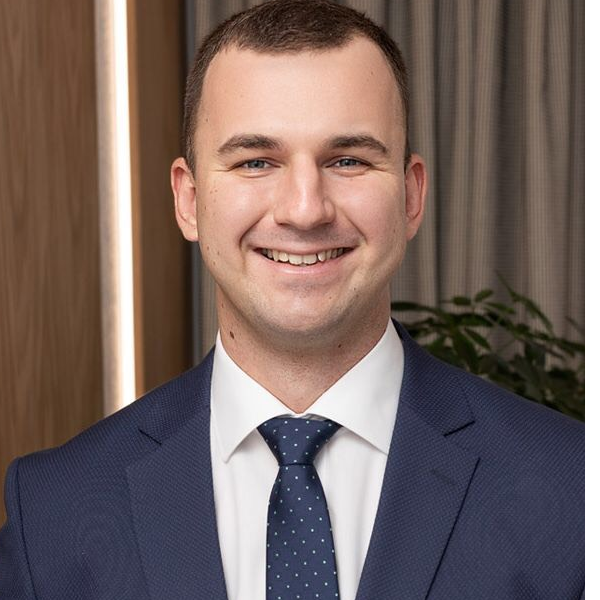 Михаил Медведев