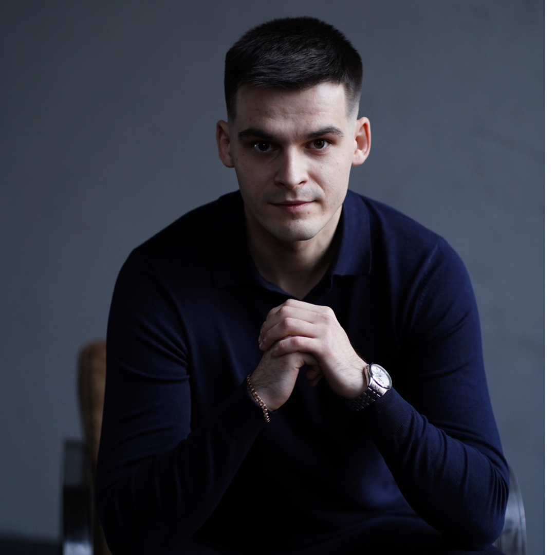 Дмитрий Стогниев