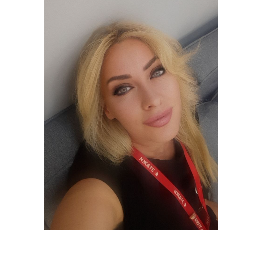 Елена Лавлинская