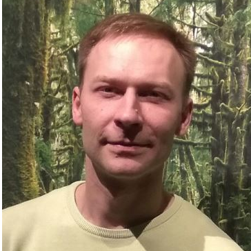Максим Сурков