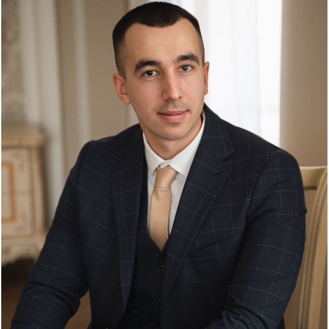 Александр Власов