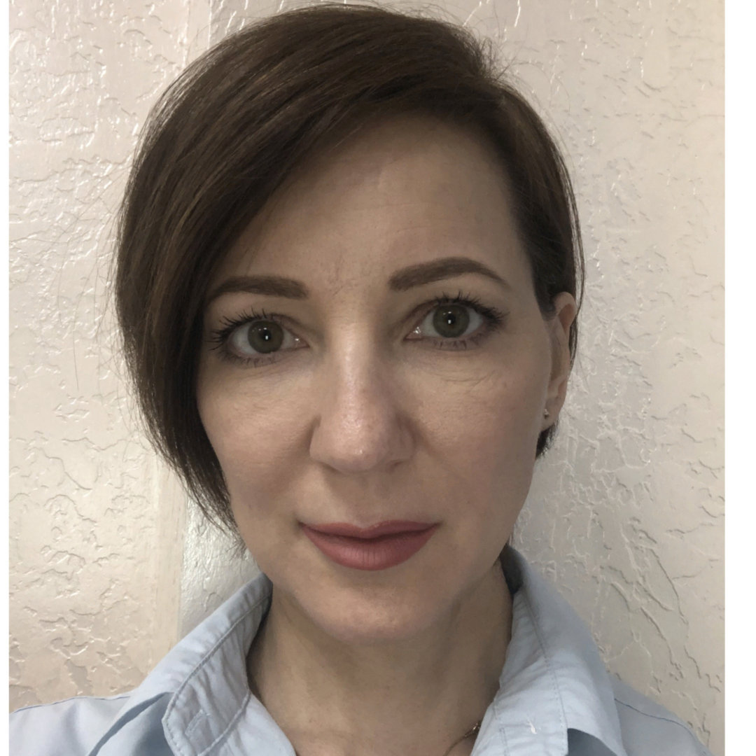 Елена Савкова