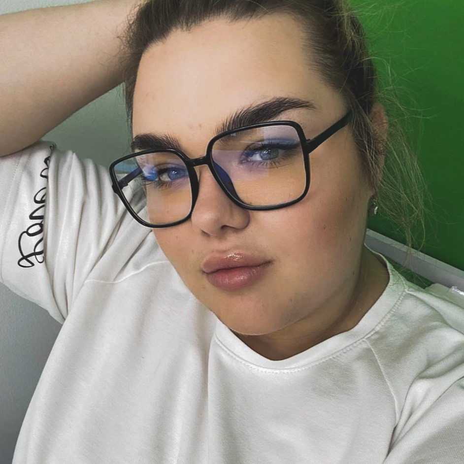 Анна Романова