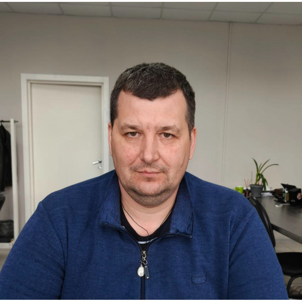 Денис Логинов
