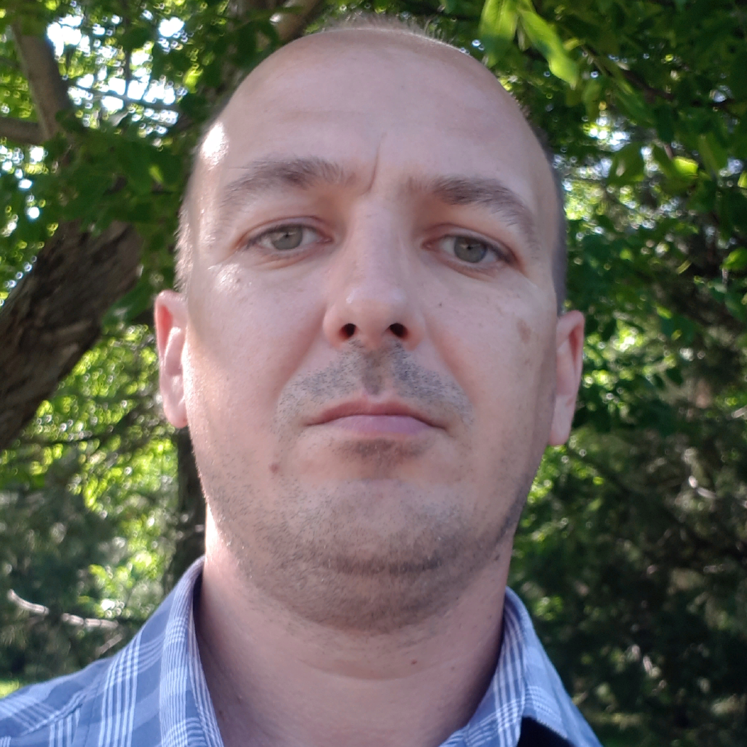 Роман Калюжин