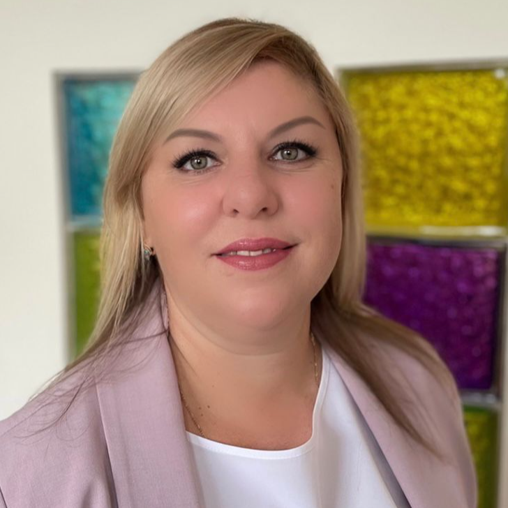Елена Сахарова