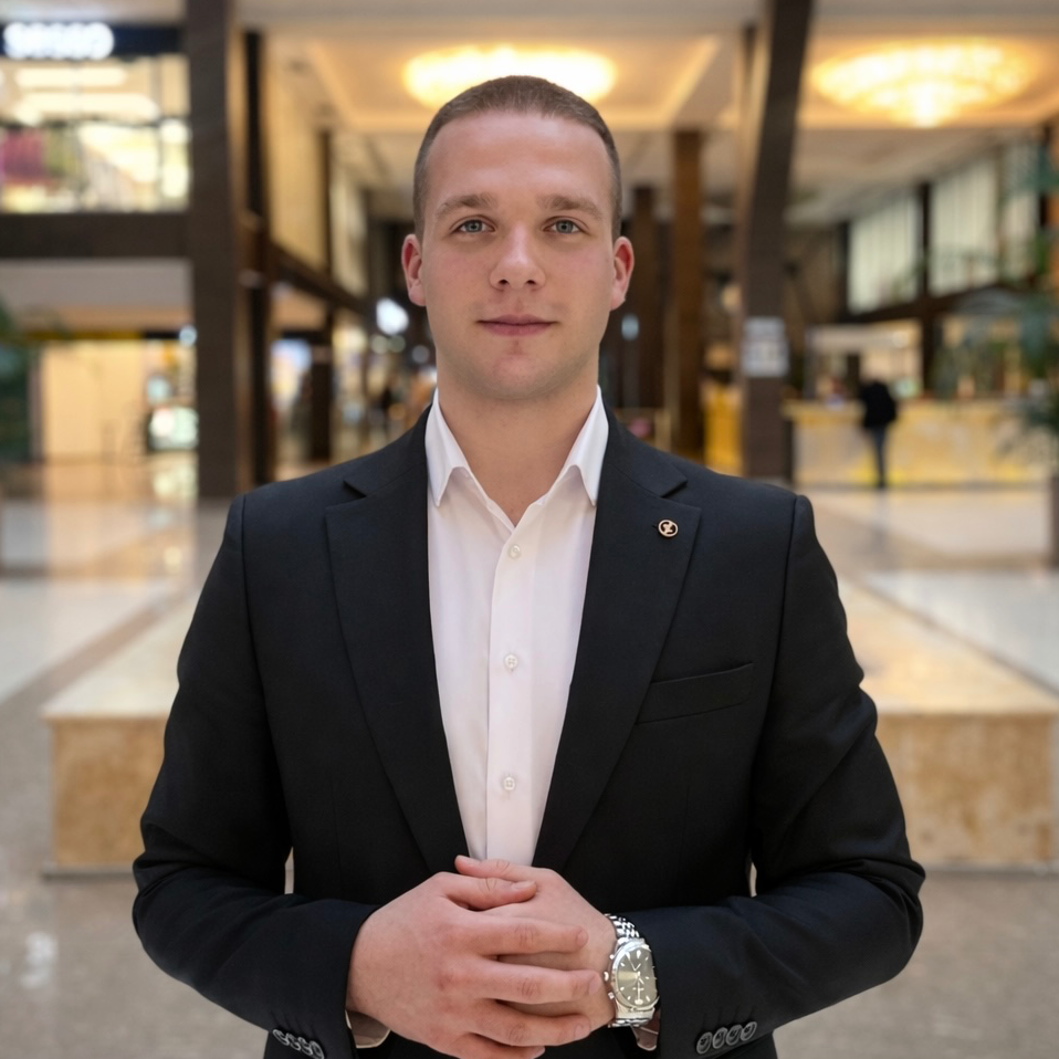 Михаил Селюнин