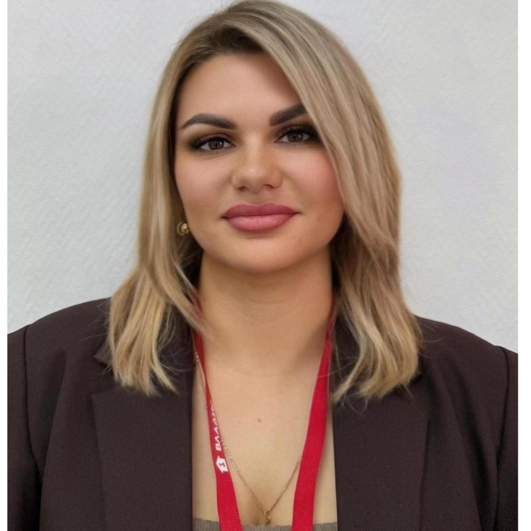 Алена Сазанова