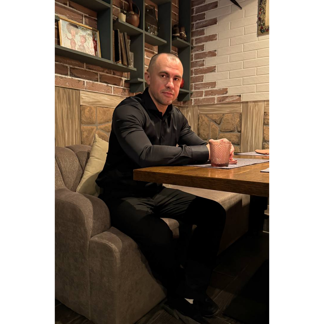 Максим Константинов