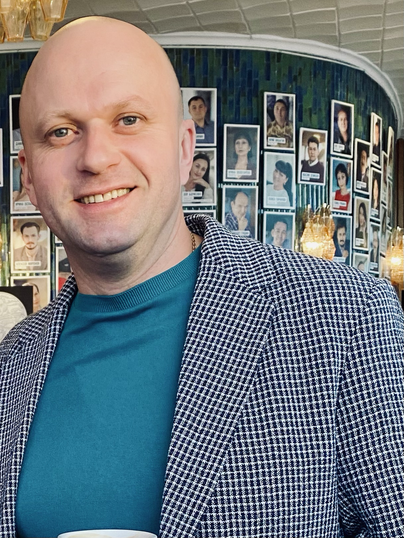 Александр Волков