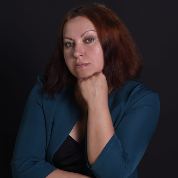 Лариса Суркова