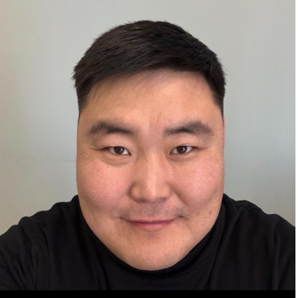 Леонид Халзанов