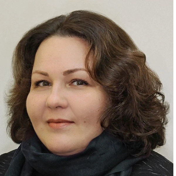 Елена Лавренова