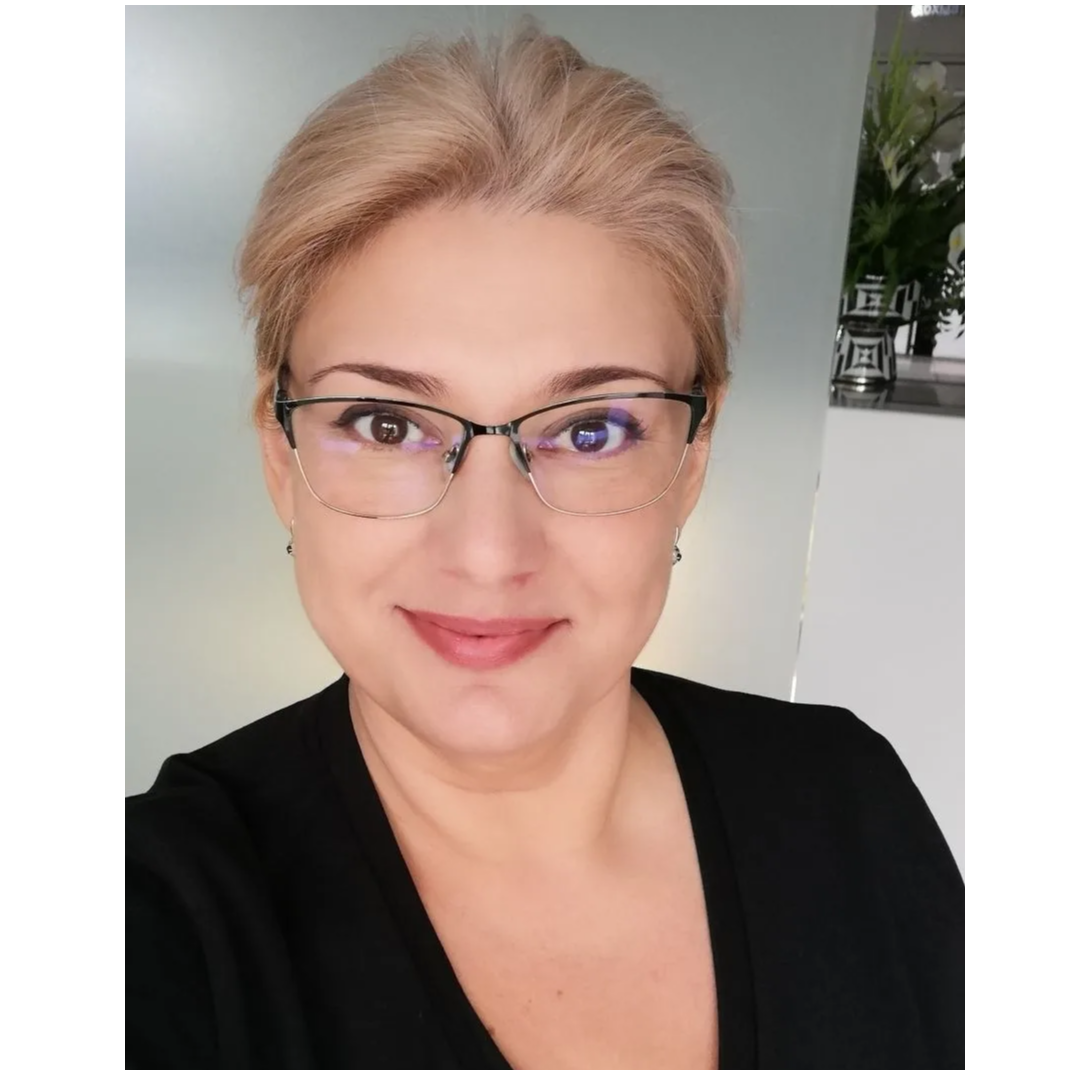 Елена Белоусова