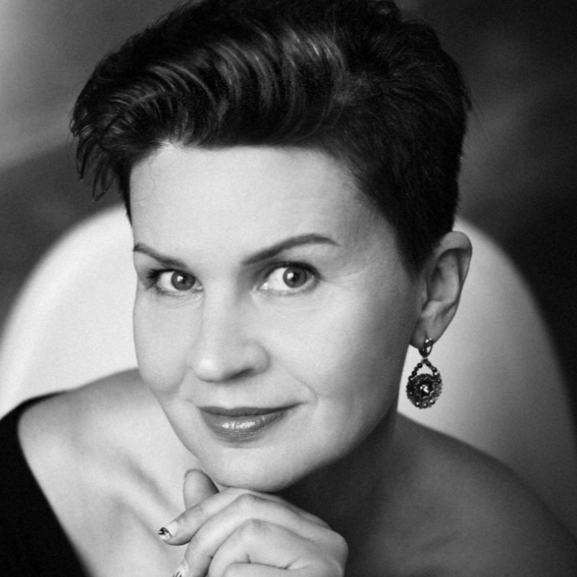 Анжела Остроухова