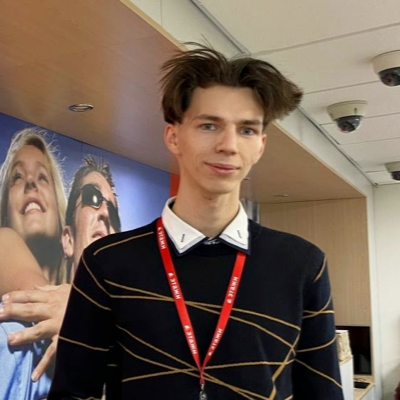 Азат Усманов