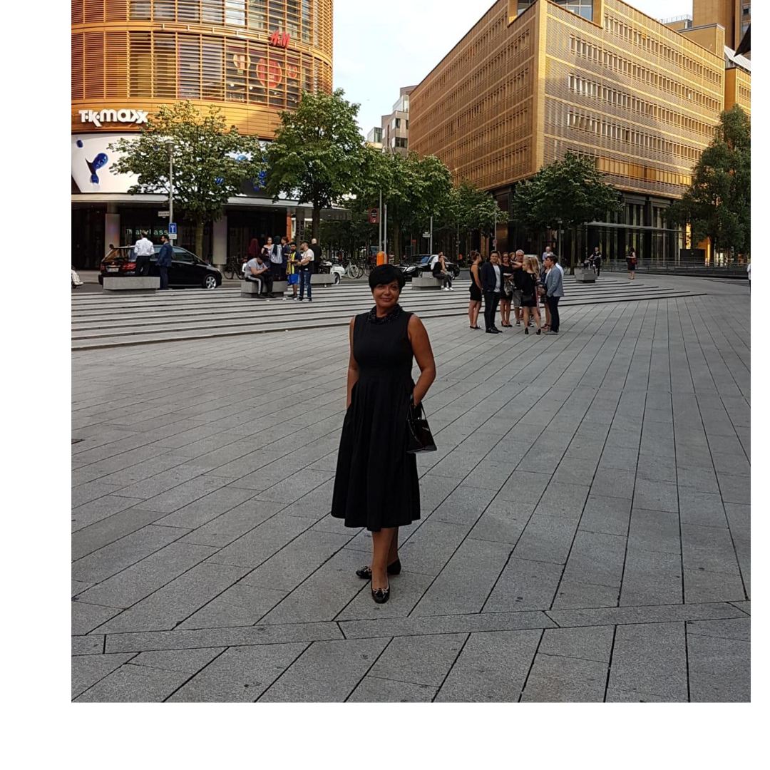 Елена Литвинова