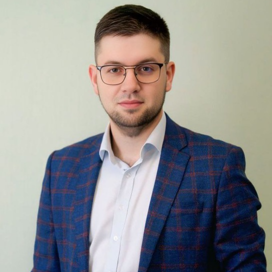 Роман Коннов