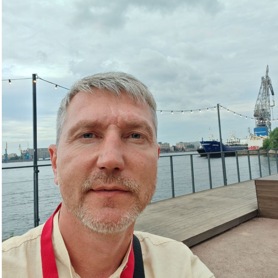 Андрей Плотников