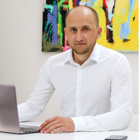 Игорь Переломов