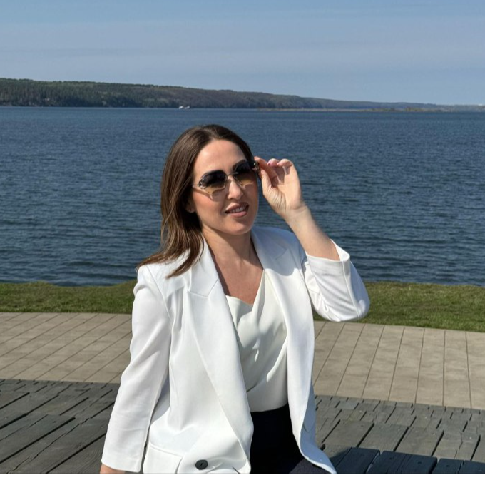 Луиза Султанова