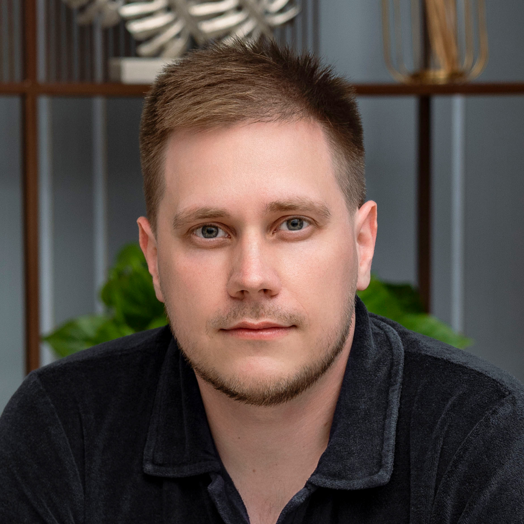 Павел Кулешов