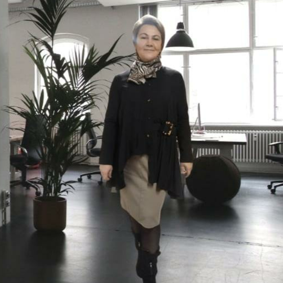 Елена Светикова
