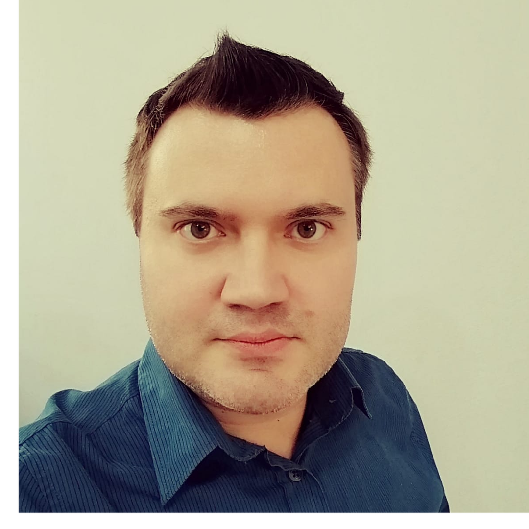 Александр Максимовских