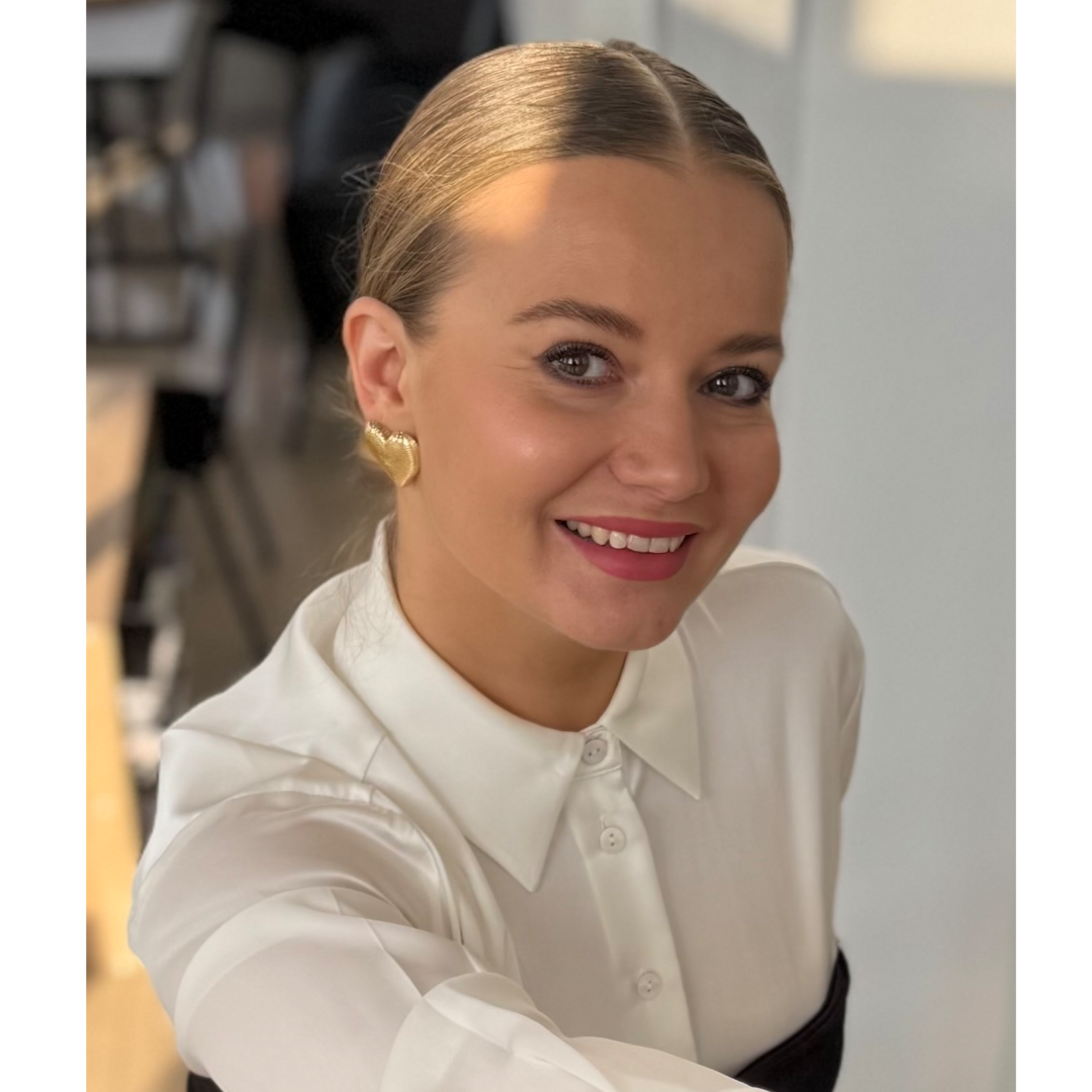 Марина Попова