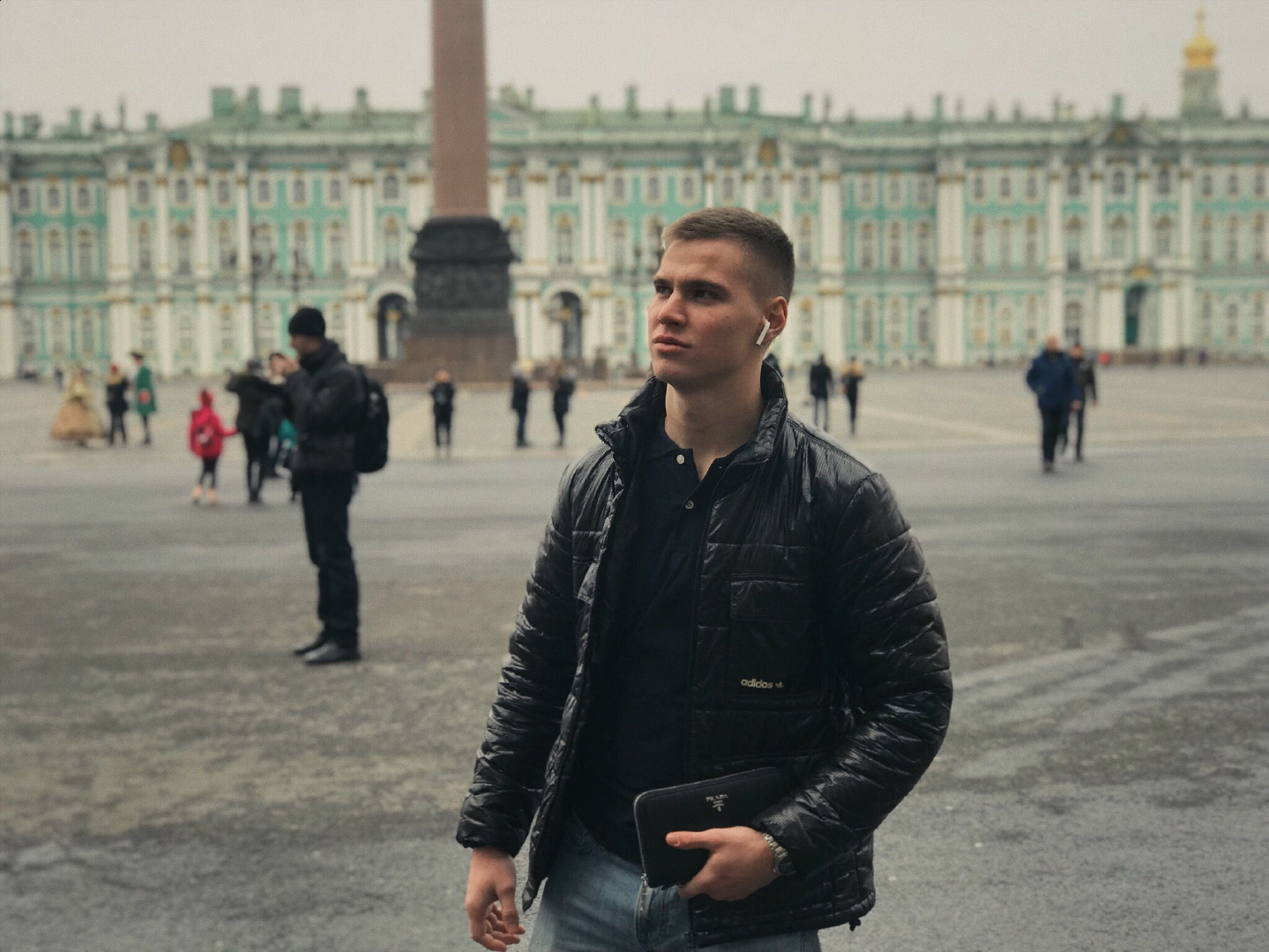 Олег Новоселов