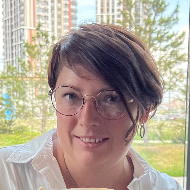 Алена Устинова