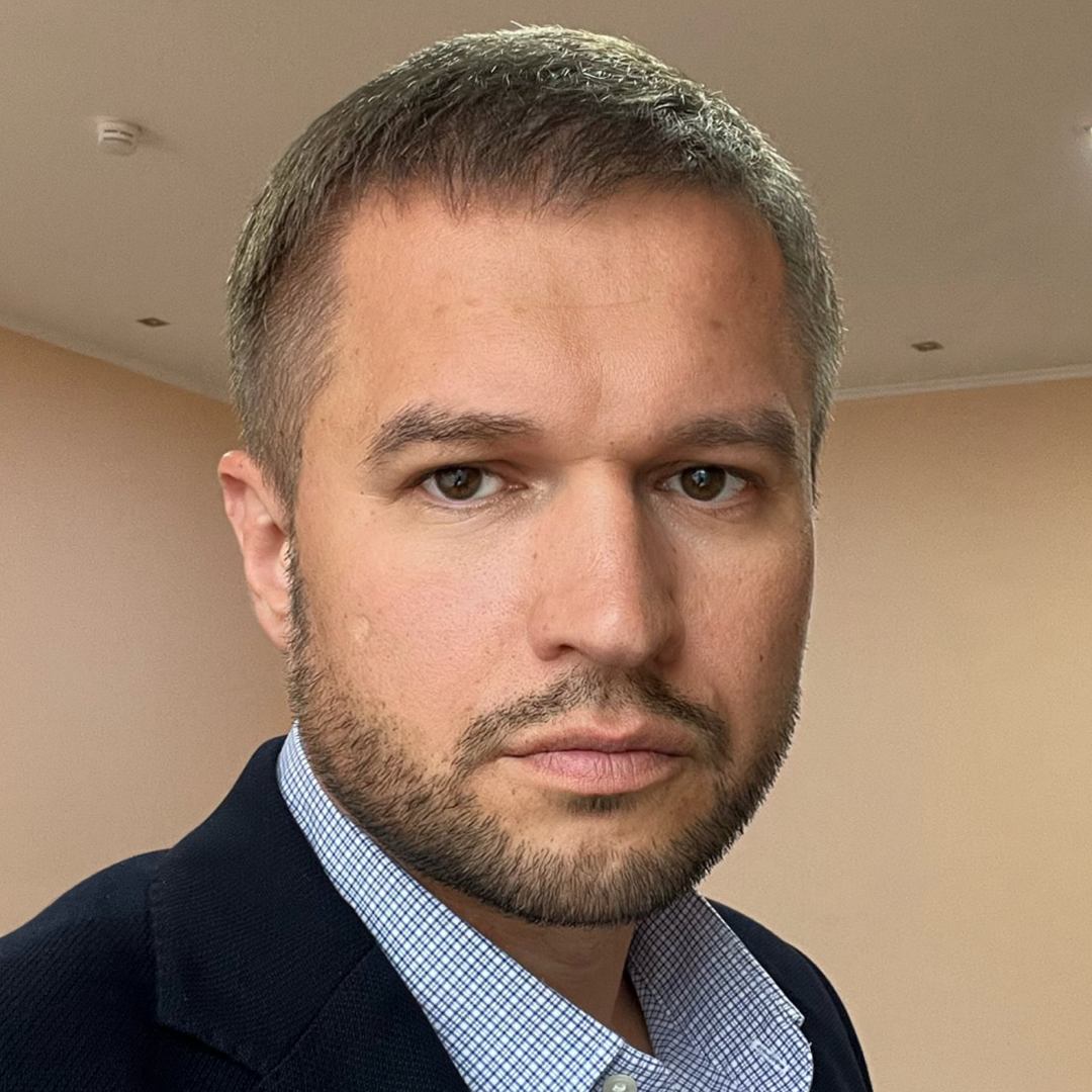 Денис Платов