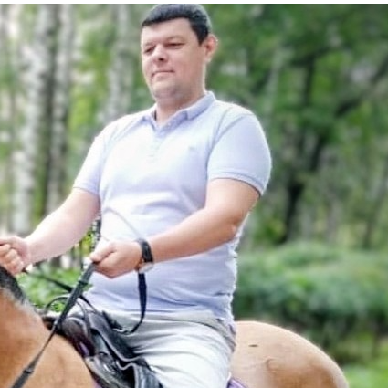 Максим Иванов