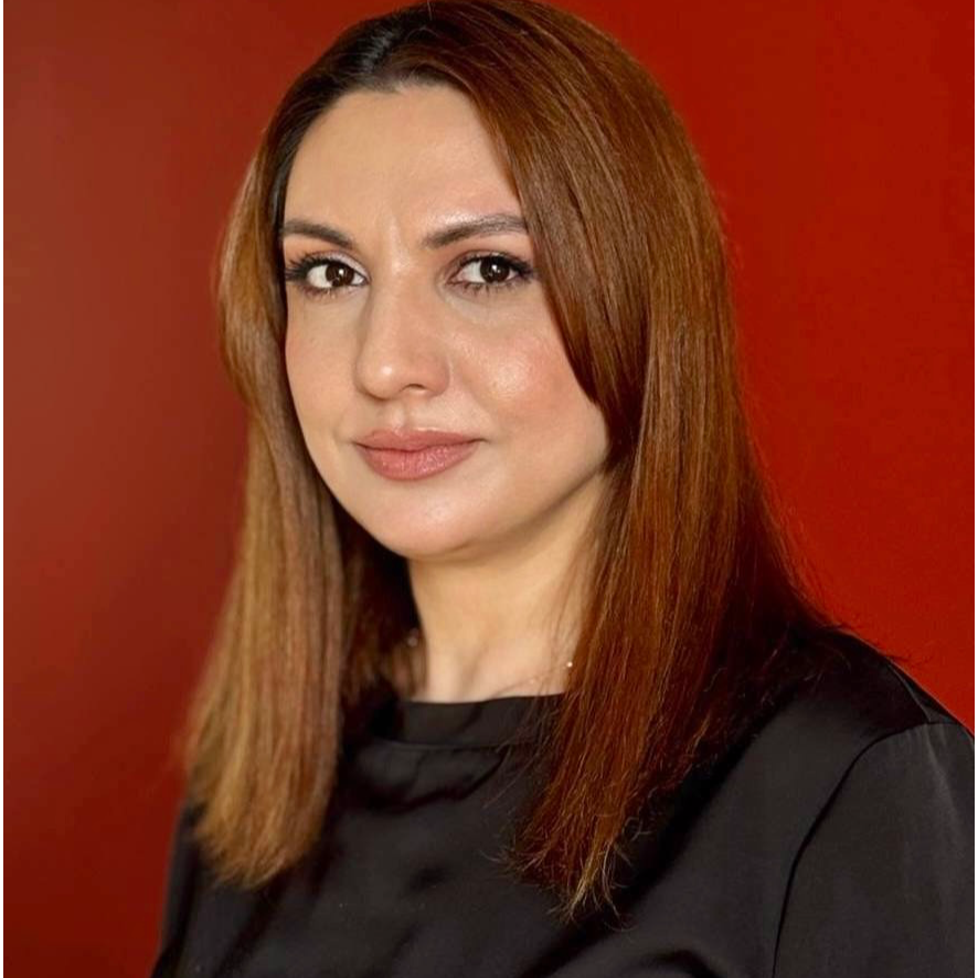 Айнур Байрамова