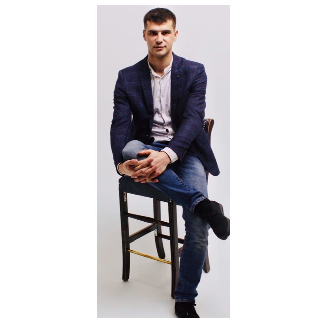 Виталий Семионов