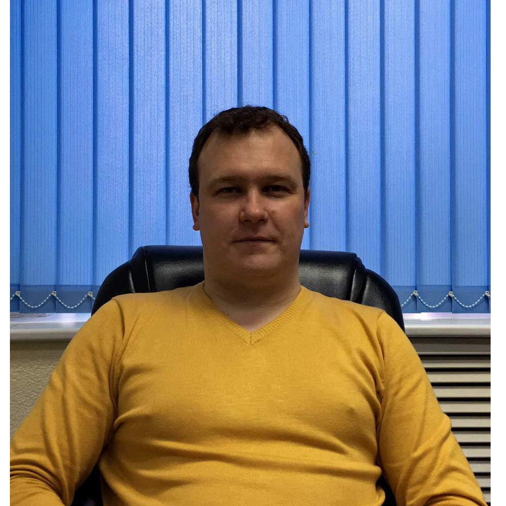 Максим Песляк