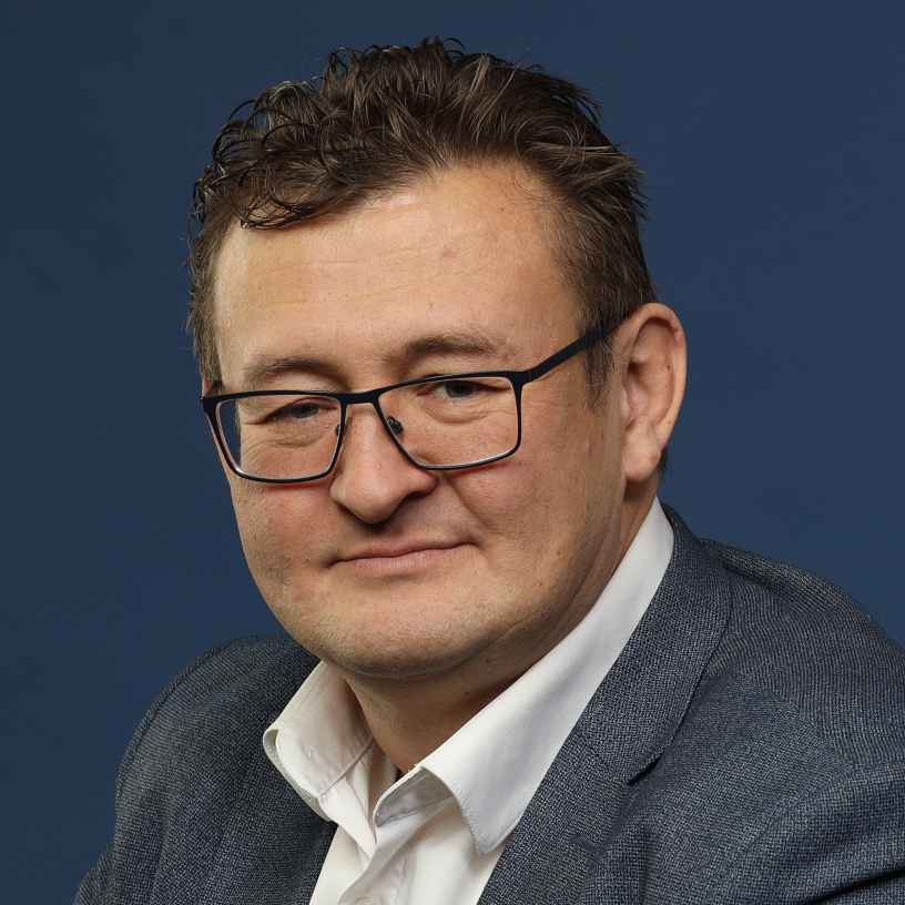 Максим Шарапов