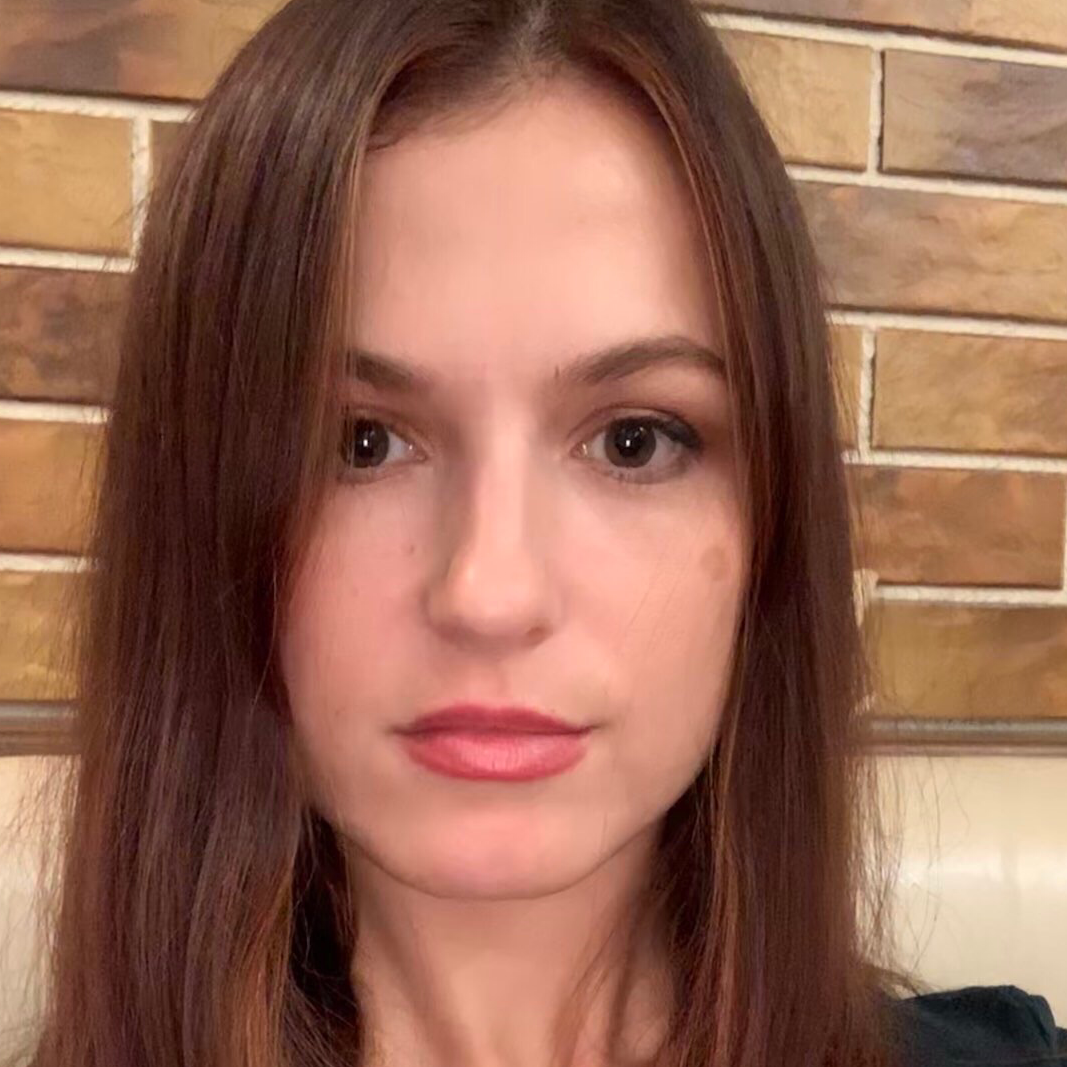 Алена Серова