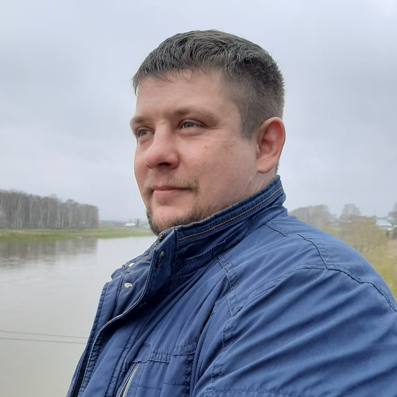Роман Наумов