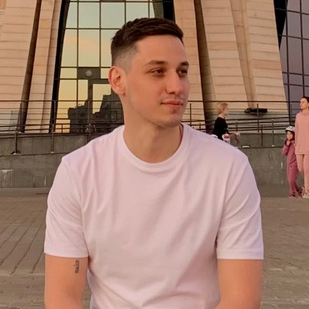 Денис Макаров