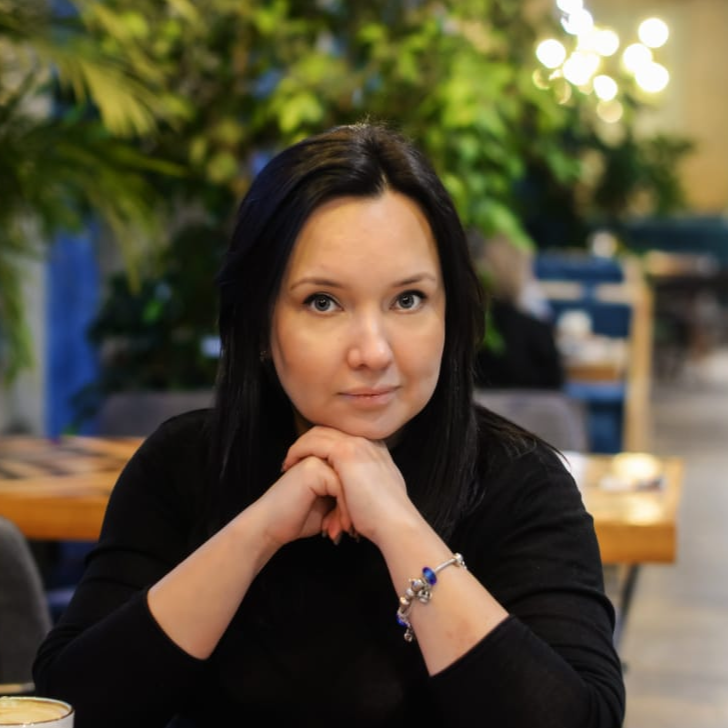 Юлия Суркова