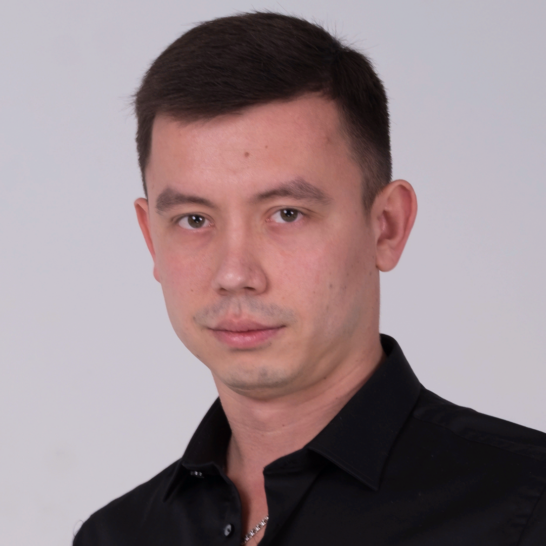 Максим Тарасов