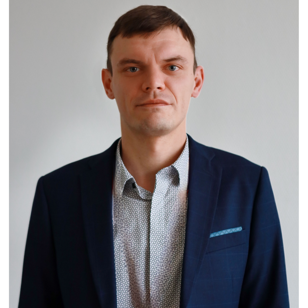 Максим Иванов