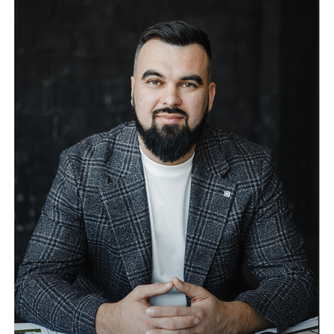 Руслан Храмов