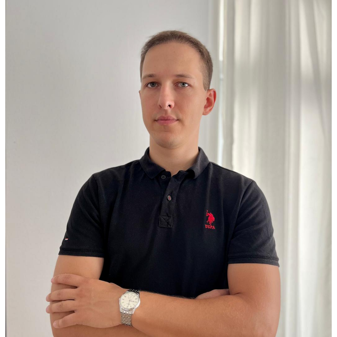 Сергей Антонов