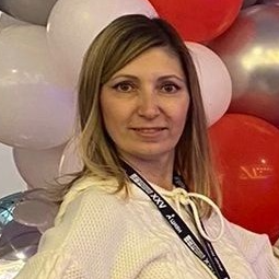 Юлия Ломонова