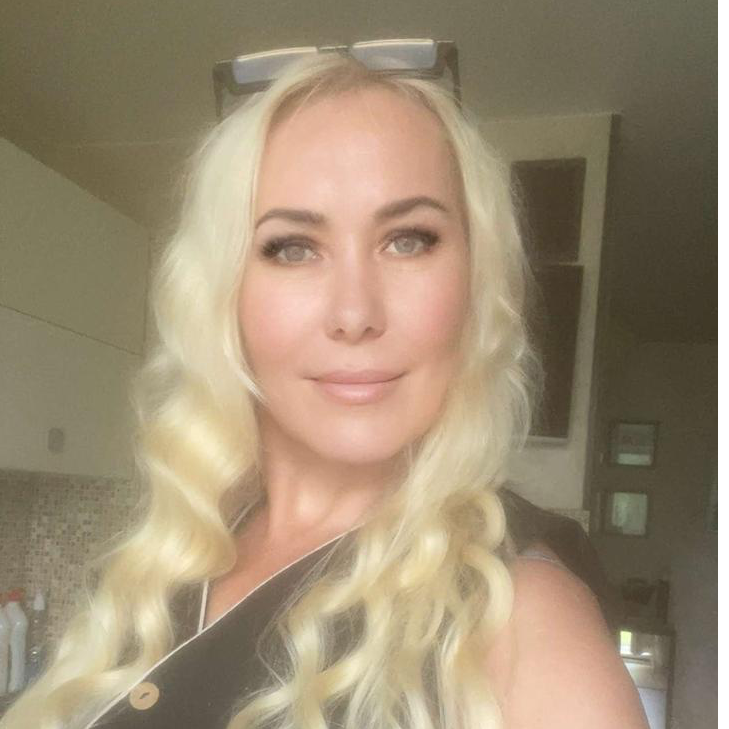 Елена Михайлова